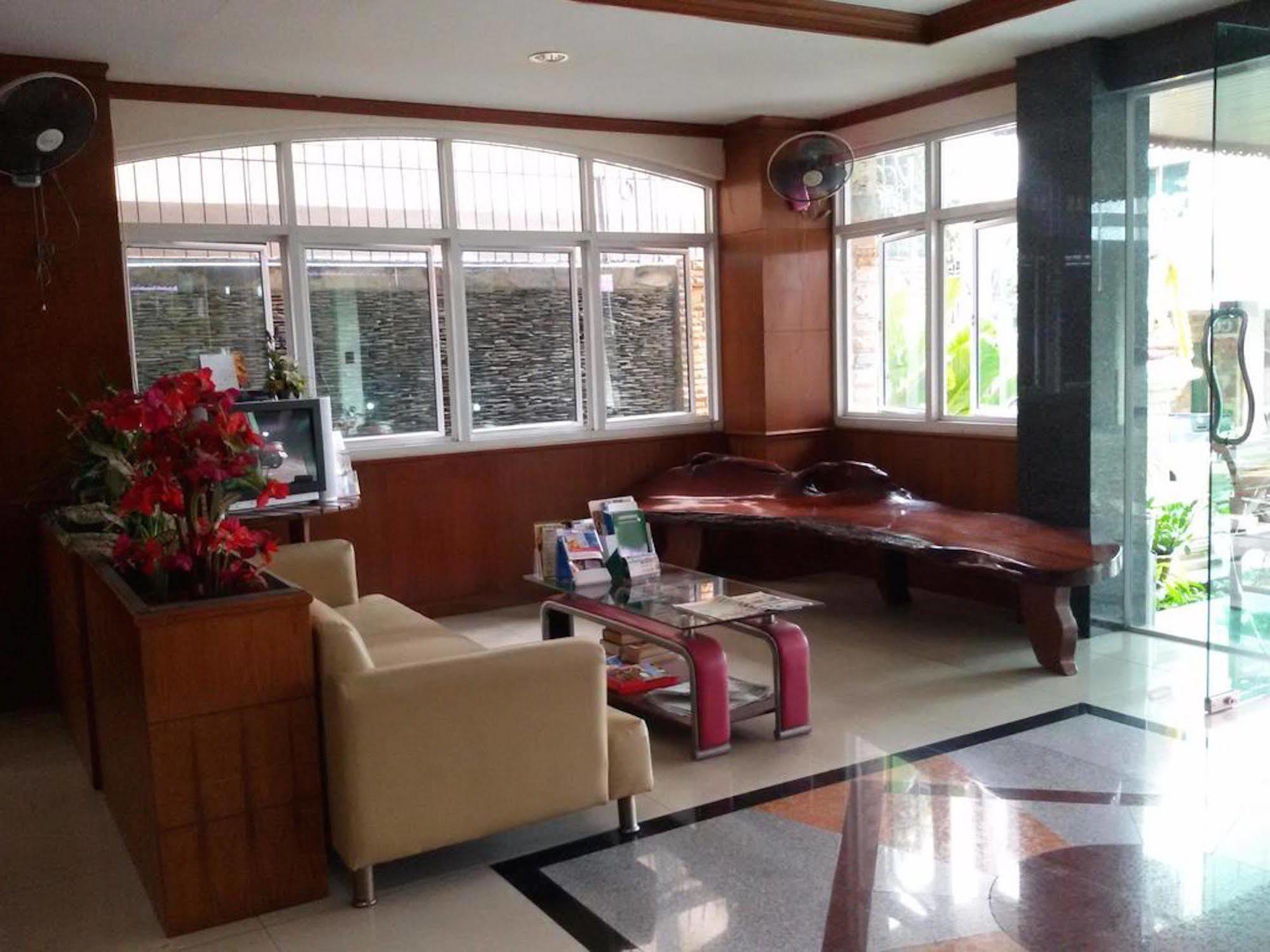 Rattakit Mansion Aparthotel Pattaya Exterior photo